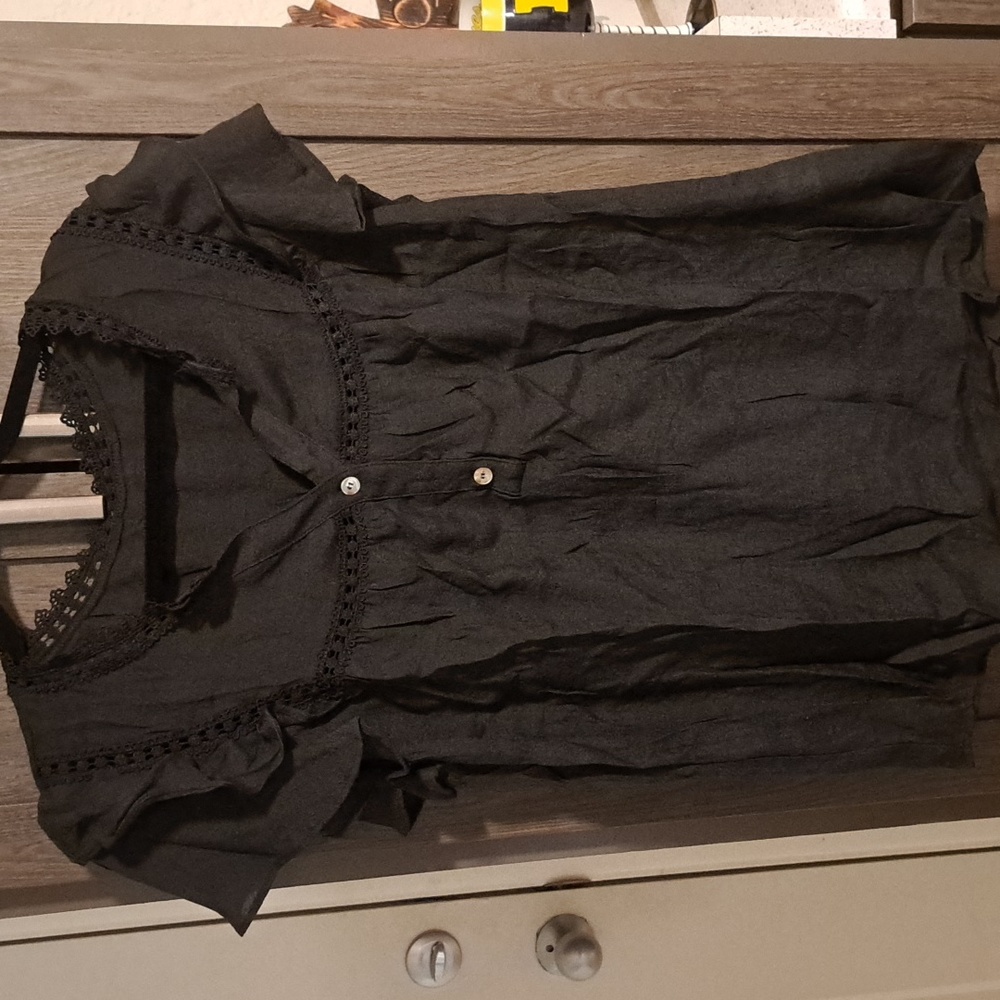 ♥️New Plus size black v neck top - Picture 8 of 11